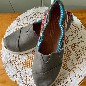 Toms Grey Shoes Size 1